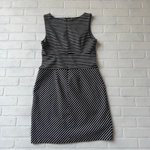 Gap Women's Black and White Striped Stretch Sleeveless Work Dress sz 14 - Picture 2 of 6